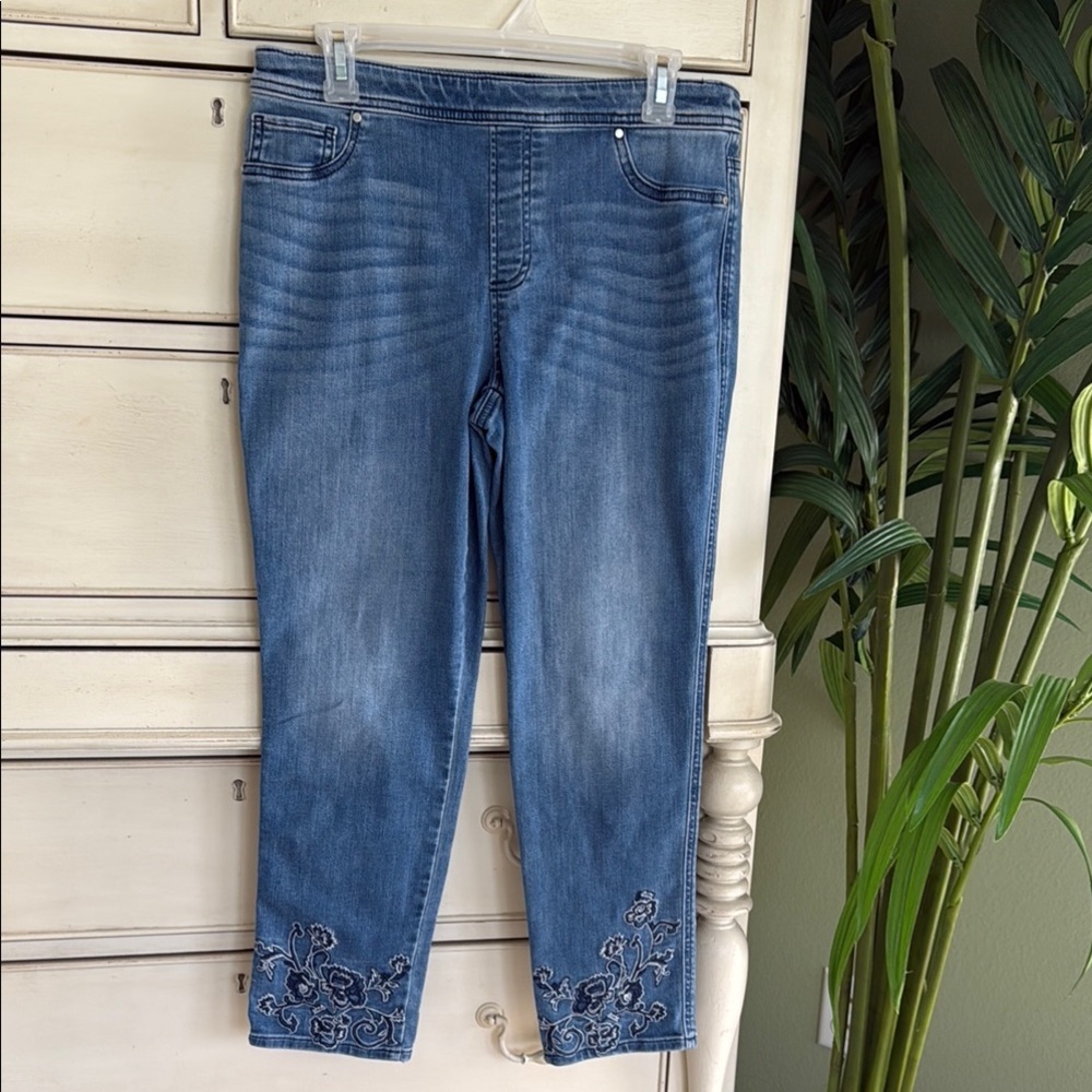Chicos Perfect Stretch Embroidered Blue Women's Jeans size 0.5